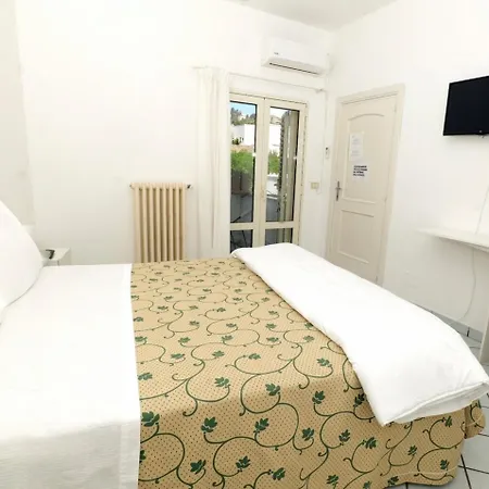 Il Vascello Otel