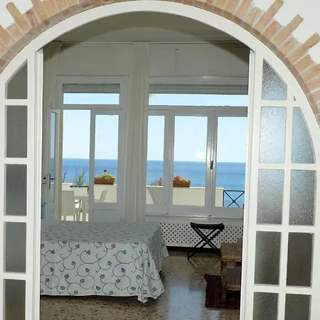 Il Vascello Hotel Marina Serra