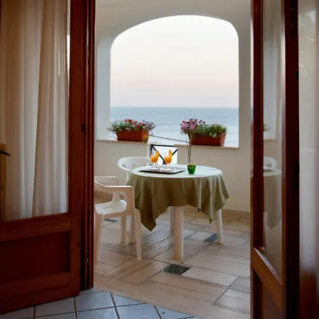 Il Vascello מרינה סרה