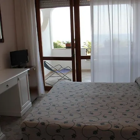 Il Vascello מלון 3*