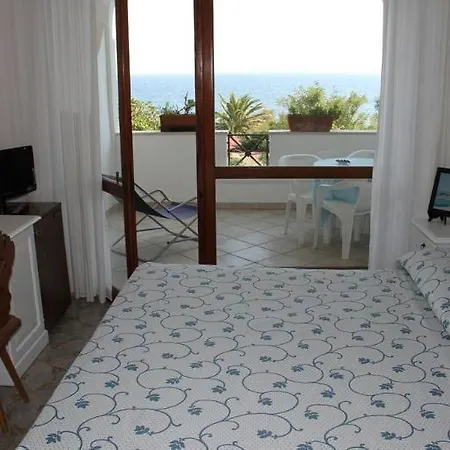 Il Vascello Hotel Marina Serra