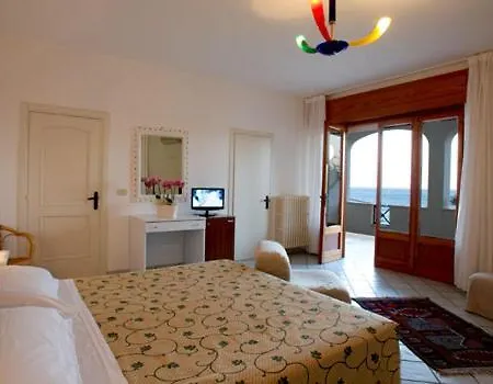 Hotel Il Vascello 3*