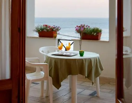 Il Vascello Hotel Marina Serra