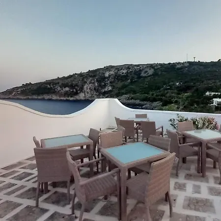 Il Vascello Szálloda Marina Serra