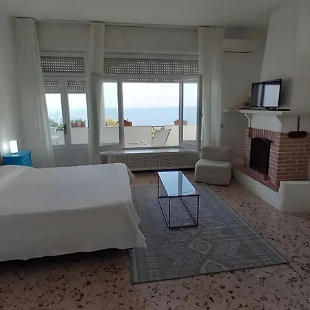 Il Vascello 3* Marina Serra