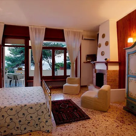 Il Vascello 3* Marina Serra