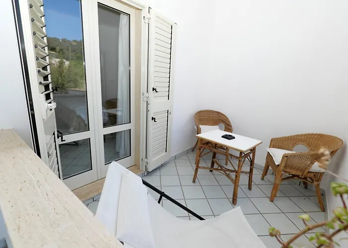 Il Vascello Marina Serra